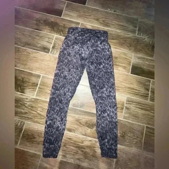 Varley women’s leggings - Picture 2 of 4